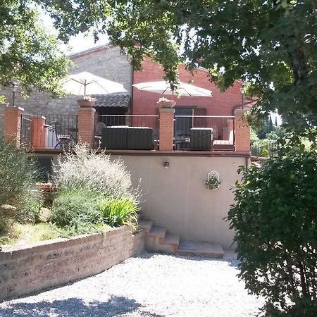 Il Casale Del Ra Pensionat Tuoro sul Trasimeno Exteriör bild